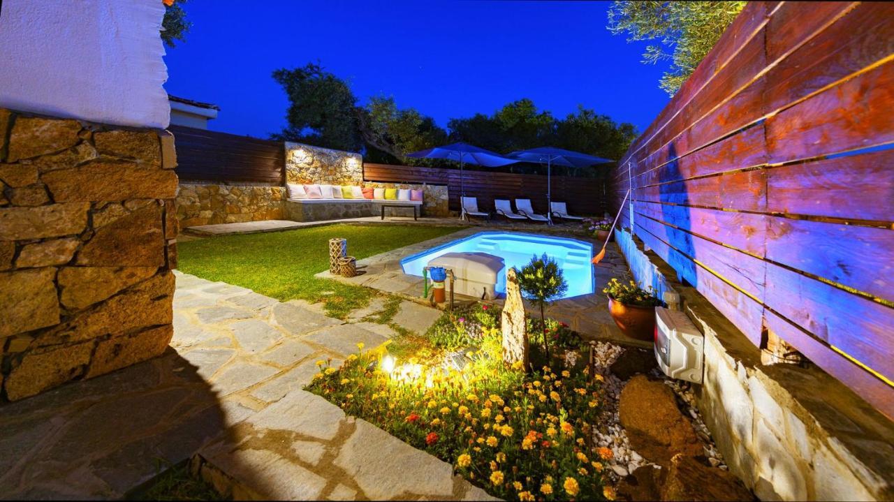 Salonikiou Beach Apartments & Villas Ayos Nikolaos Dış mekan fotoğraf