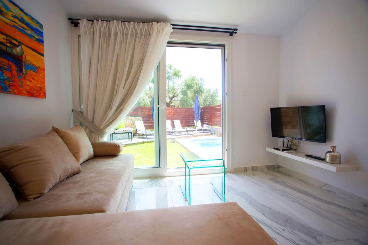 Salonikiou Beach Apartments & Villas Ayos Nikolaos Dış mekan fotoğraf